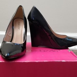 Black wedges